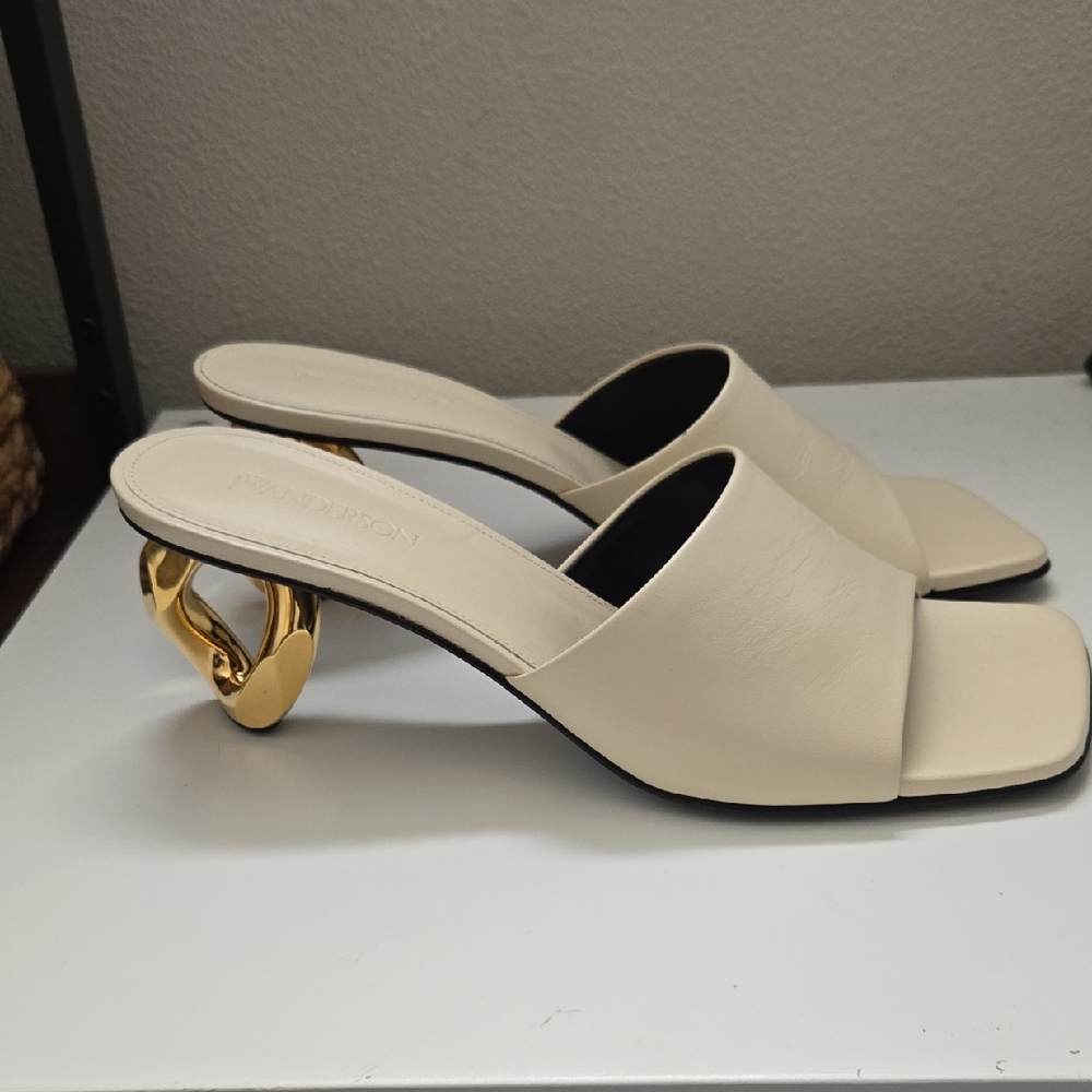 JW ANDERSON Cream Heels with Gold Accent